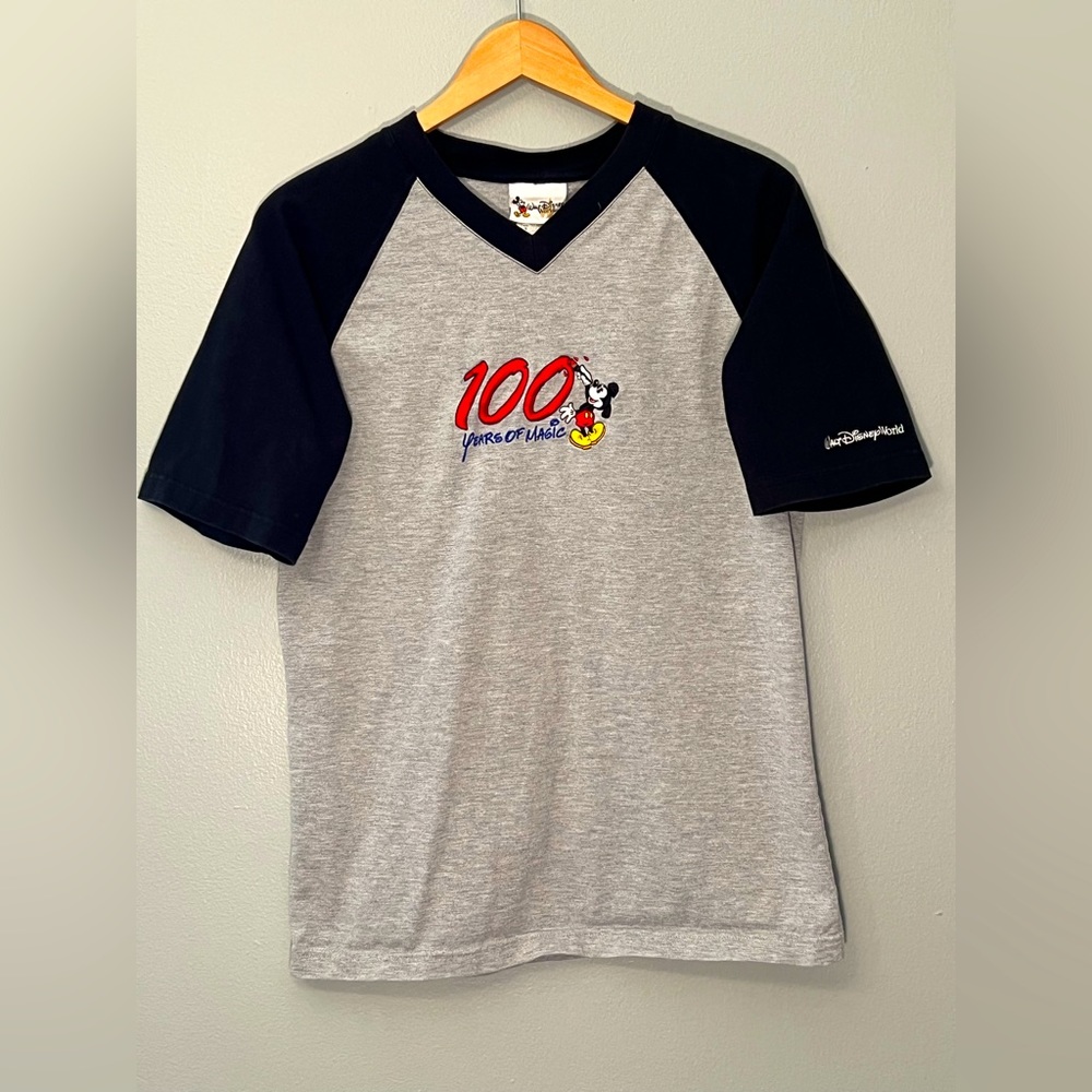 Vintage Walt Disney World 100 Years Of Magic Embroidered T Shirt Size Small